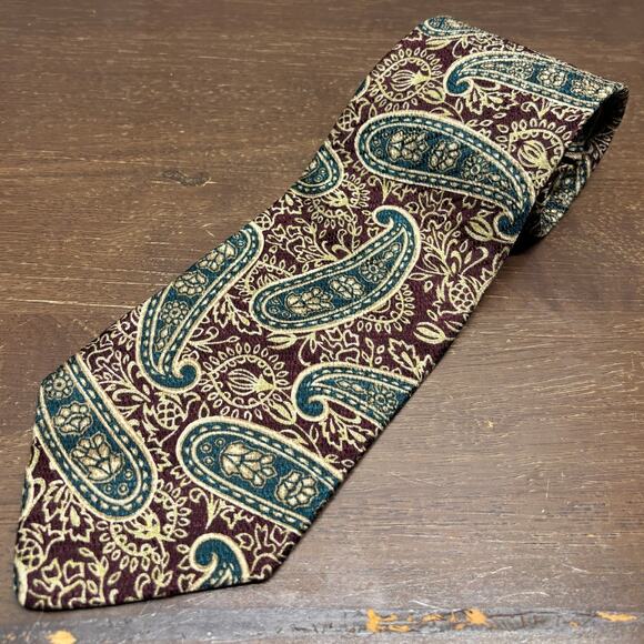 Bugatti Men's Green Red Paisley Patterned Italian Silk Necktie - Picture 1 of 3